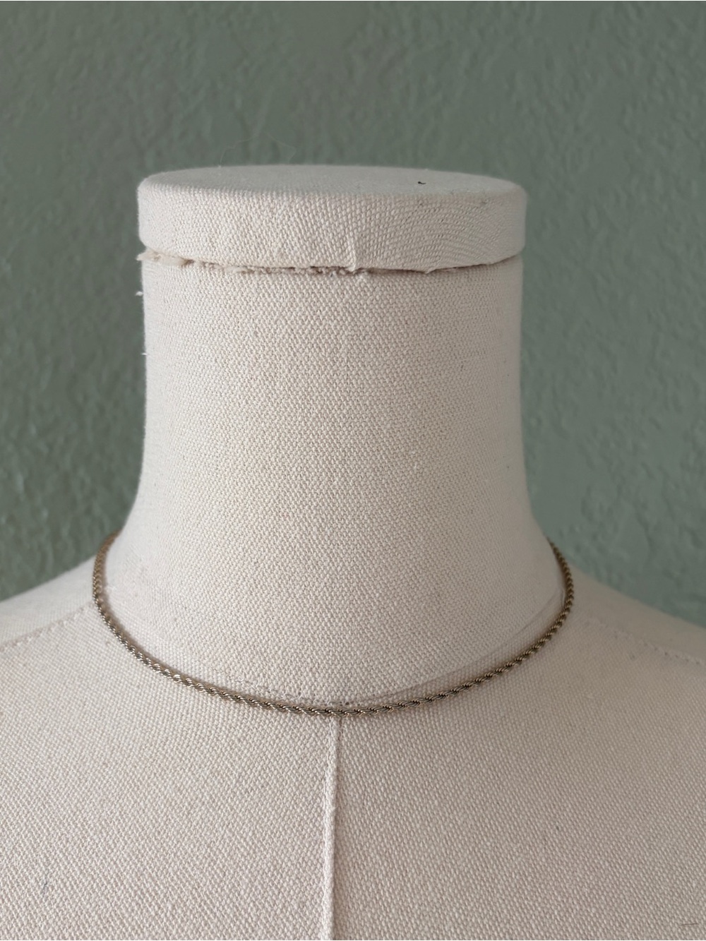 Gold chain choker necklace